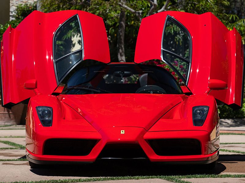 سيارة فيراري نادرة تباع في مزاد عبر الإنترنت بسعر قياسي